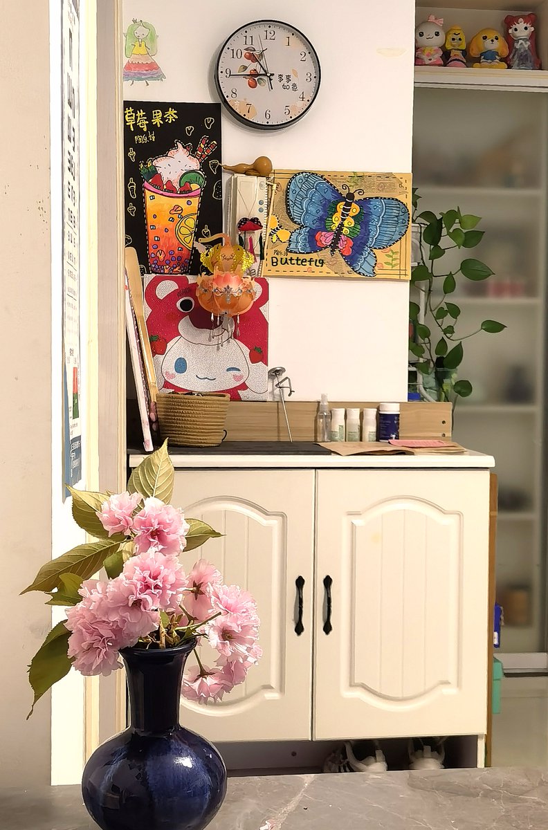 kk2765's tweet image. "Sort old items, free up space, and spark joy!  Donate what you don’t need, keep what matters—small steps to a clutter-free, happy home. #DeclutterYourLife #OldItemsMagic"