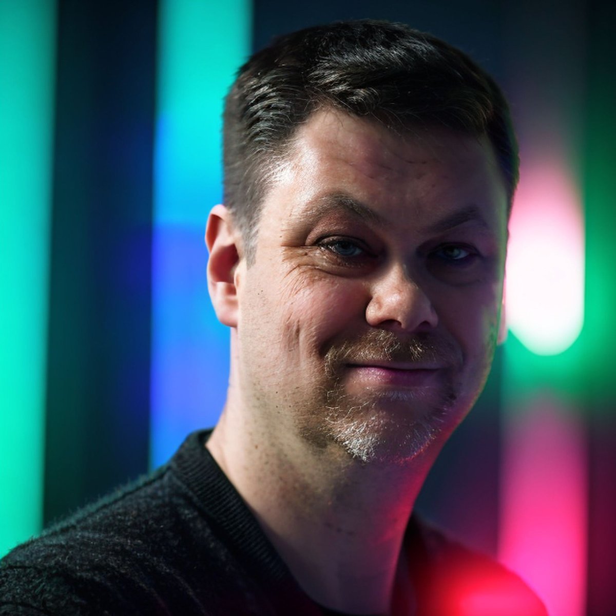 Viele Cyberangriffe – aber was heißt das eigentlich?
Zählt ein automatisierter Scan als Angriff?
Oder erst das gezielte Ausnutzen einer Schwachstelle?
Fakt ist: Tausende „Angriffe“ täglich sind normal.
Kritisch wird es bei dem einen, der durchkommt
Wie definiert ihr Cyberangriff?