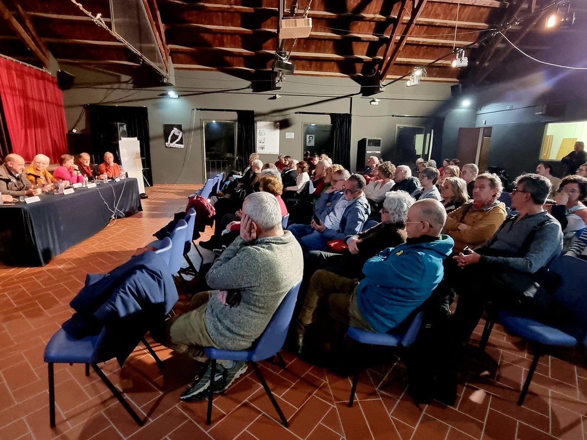 L’ AE Viladrau celebrara 20 anys amb la presentació del llibre d’aquestes dues dècades d’història que es publica conjuntament amb l' <a href="/editorialalpina/">Editorial Alpina</a>.  

El president de la #FEEC, <a href="/jordimerino75/">Jordi Merino</a> , acompanyat d’altres membres de la junta i del veguer, Quim Pla, han assistit a