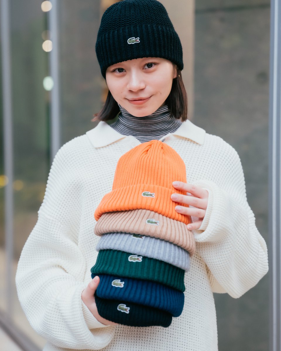 着映えを叶えるニット帽⛄ ソフトな雰囲気を醸し出し、装いの