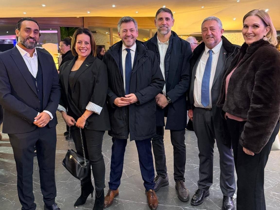 Présent hier soir aux vœux du <a href="/Le_Crif13/">Crif Marseille Provence</a> à l'invitation du président Monsieur Bruno Benjamin.

Les Marseillais de confession juive souffrent de l'insécurité et de la folie de l'antisémitisme.

Nous allons remettre Marseille en ordre et leur apporter la protection qu'ils méritent.