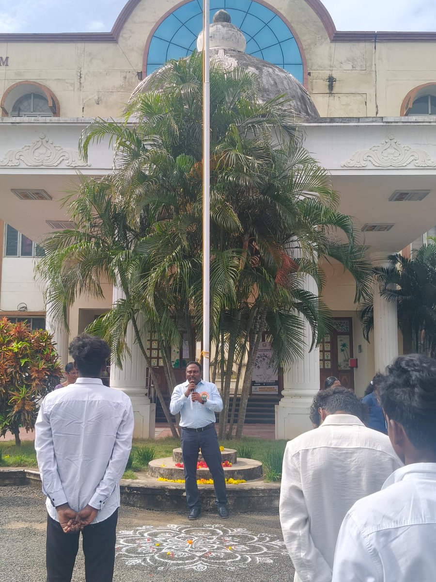 UTindivanam's tweet photo. Republic Day celebrations at our college were filled with pride, unity, and patriotism 🇮🇳
Here’s a glimpse of the vibrant moments that reflected the true spirit of our nation.

#RepublicDayCelebration #ProudToBeIndian #JaiHind #annauniversity #ucet https://t.co/ocfNdeInf0