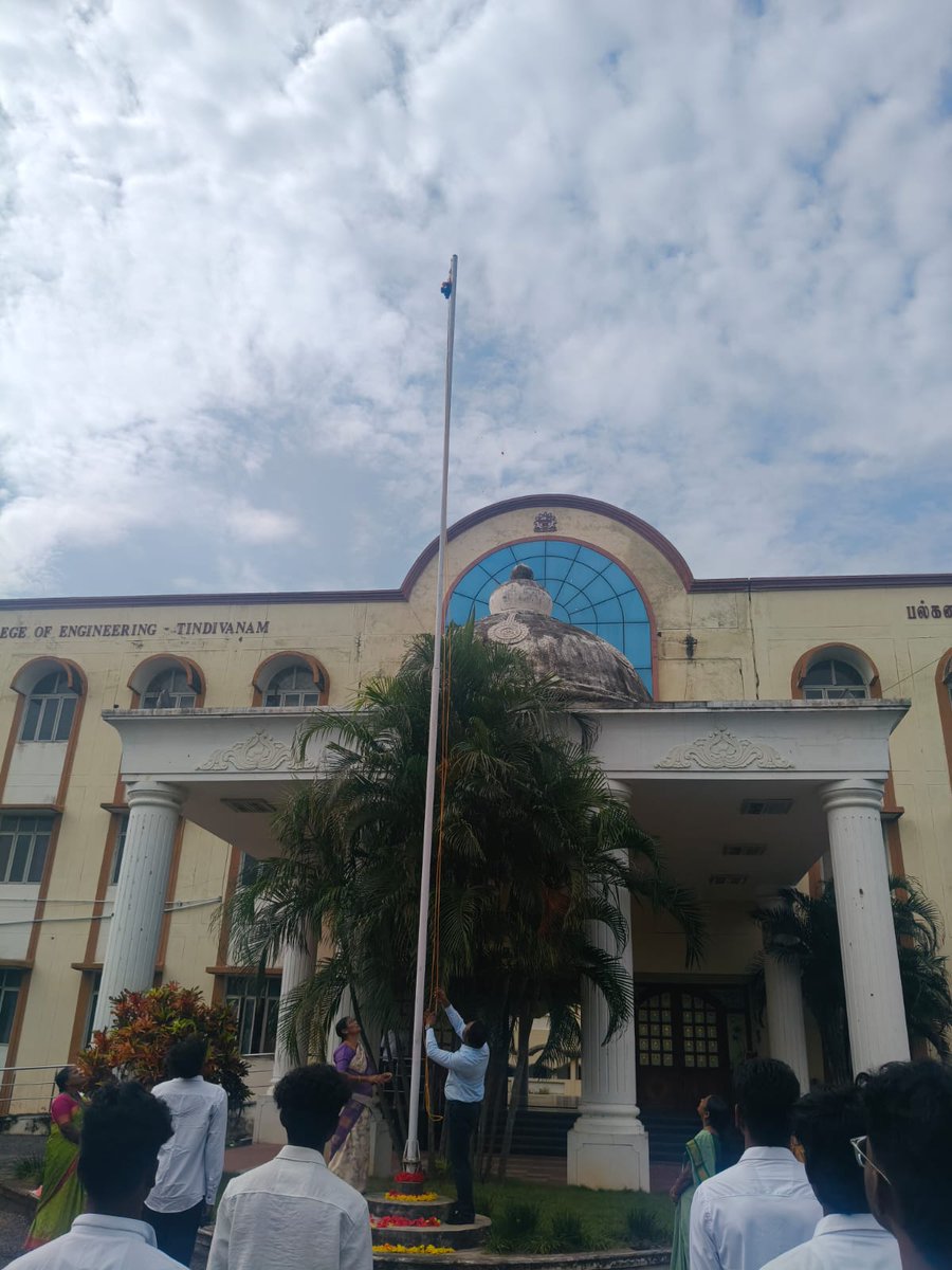 UTindivanam's tweet photo. Republic Day celebrations at our college were filled with pride, unity, and patriotism 🇮🇳
Here’s a glimpse of the vibrant moments that reflected the true spirit of our nation.

#RepublicDayCelebration #ProudToBeIndian #JaiHind #annauniversity #ucet https://t.co/ocfNdeInf0