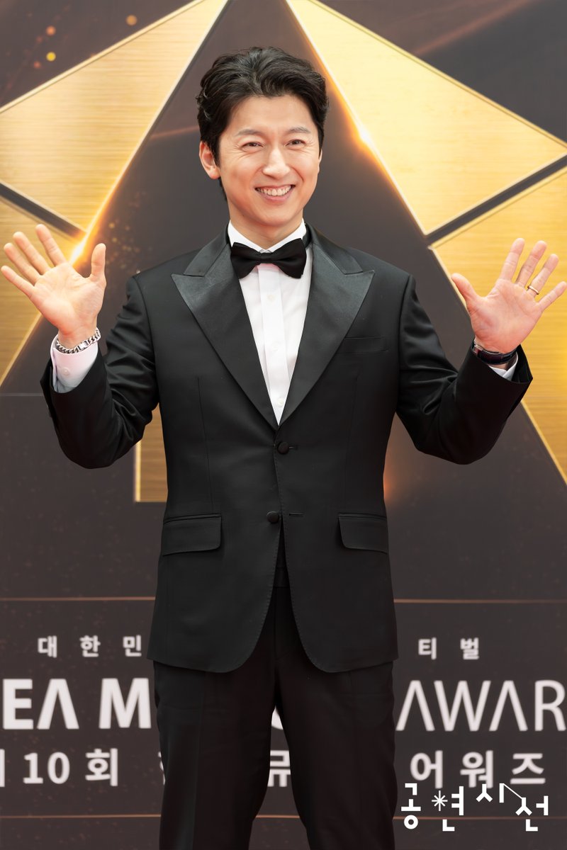 seeline_show's tweet photo. [시선포토] 제10회 한국뮤지컬어워즈 레드카펫 현장

#최호중 https://t.co/1Mb08ZOsqE