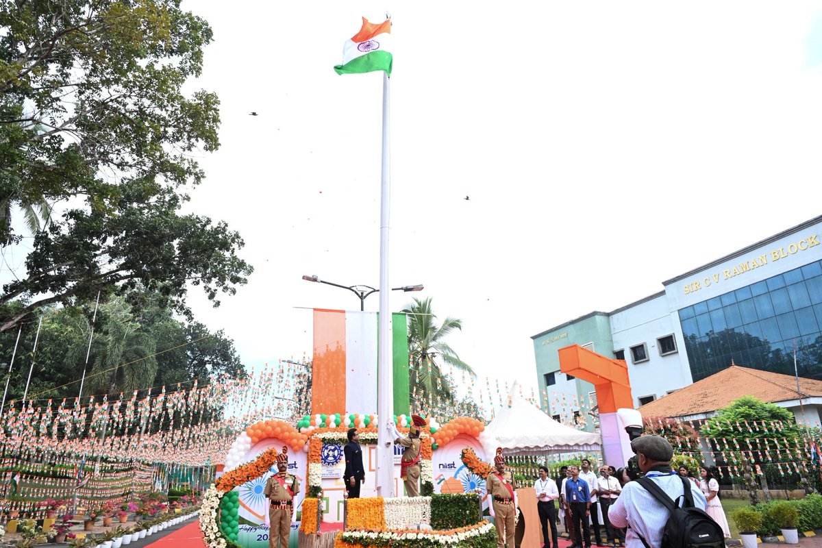 1/5 With pride in our hearts and the Tricolour held high 🇮🇳, Republic Day was celebrated grandly at CSIR-NIIST, reflecting our shared commitment to India’s progress through science and innovation. #RepublicDay2026 <a href="/CSIR_IND/">CSIR, India</a> <a href="/DrJitendraSingh/">Dr Jitendra Singh</a>