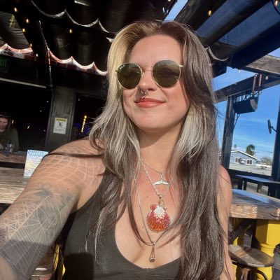 bloo bird 🦋 tweet media