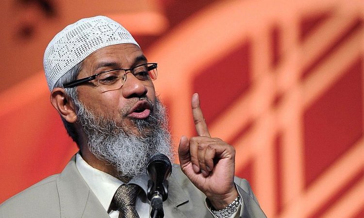 AskAnshul's tweet image. Did you know that radical preacher Zakir Naik addressed over 160 IPS trainee officers in 2013

Irony is that topic of his lecture was "Terrorism and Jihad: An Islamic Perspective".

Many ISIS terrorists arrested in India were inspired by him. In fact, the terrorists who attacked…
