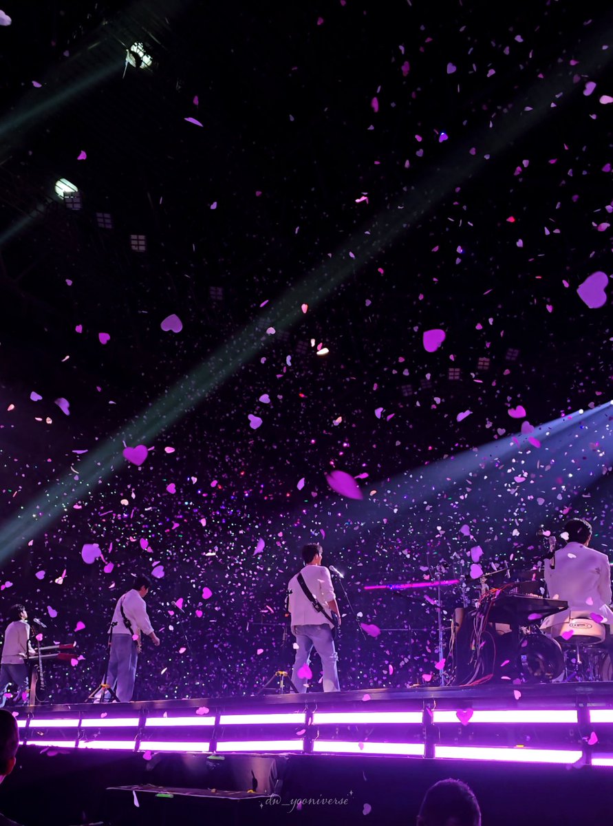 dw_yooniverse's tweet photo. 260124 #DAY6 #The_DECADE_MANILA 

i hope i can have many more moments with you.

#DAY6inManila #DAY6inMNL #TheDECADEinManila https://t.co/7wmQK0rJDA