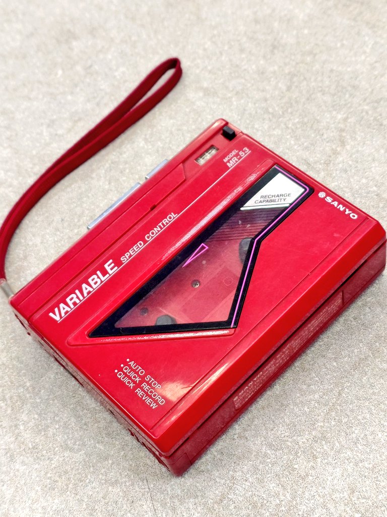 SANYO ff8 赤 カセットプレーヤー SANYO ff8 赤 カセットプレーヤー SANYO Stereo Double Cassette