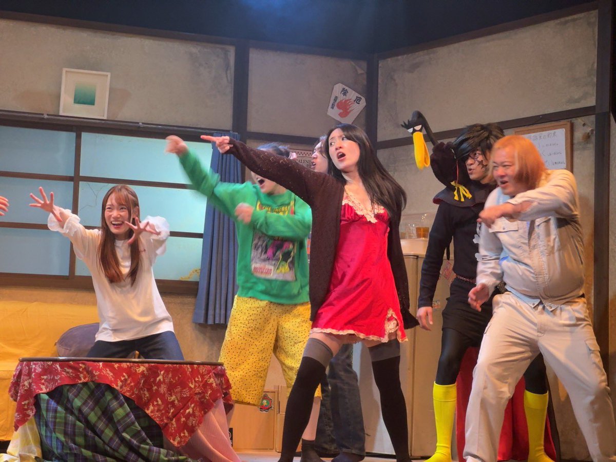 KaHoRiena's tweet photo. #イツマイ26
 無事終演
ありがとうございました

カオリを3回も演るなんて…
もはやカオリのプロです、私💃🏻

何故かこの芝居やると勝手にみんなと仲良くなっちゃう不思議な作品
劇場でのスタッフさん��ちも仲良さげで
そんな温かさが芝居に表れてたらいいな

ミヤコパレスの生き字引
六車カオリ　ﾖﾘ https://t.co/e8aaxAohqZ