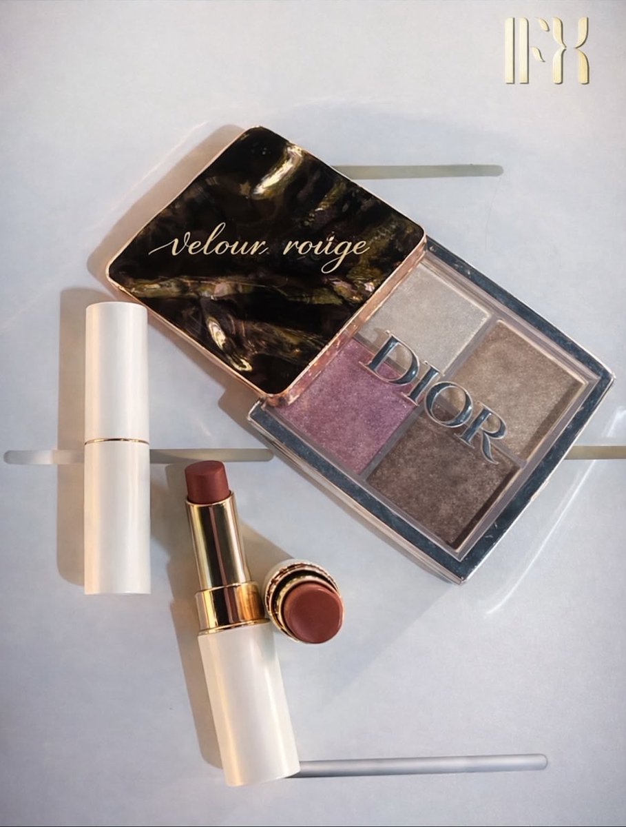Your only essentials in the bag

Just bold lipstick + a touch of highlight... 💄