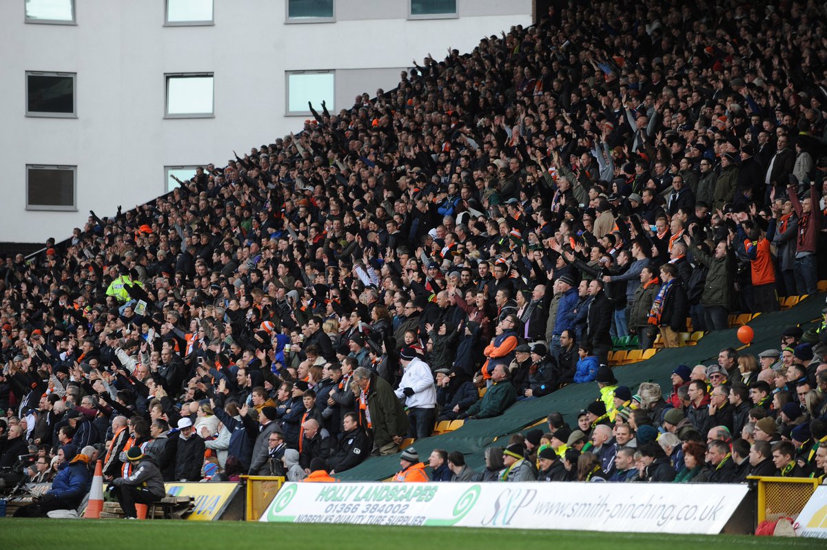 ⏪OTD 2013

A happy away end at Carrow Road as the Hatters  secure a famous cup upset against Premier League Norwich. 

hattersheritage.co.uk/matches/norwic…