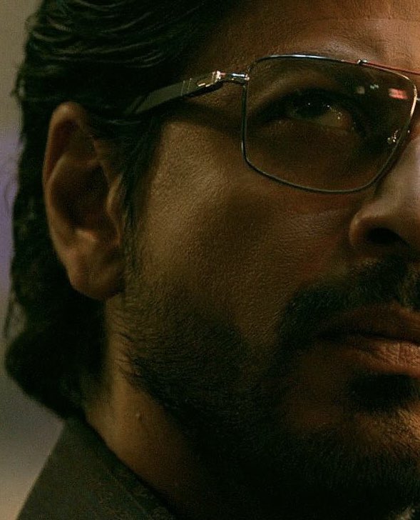 tusharshekher's tweet photo. Unfulfilled…
#Raees created by @rahuldholakia & @iamsrk deserved so much more.
#9YearsOfRaees #ShahRukhKhan https://t.co/2ZU2PeGDyd