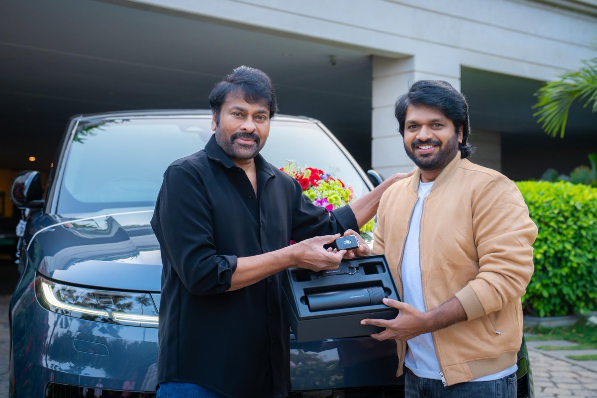 మెగా బహుమతి… మహదానందం 
మనో ధైర్యం.. ధనా ధన్ 😍😍😍

Truly honoured to receive this gift from my Hero, Megastar <a href="/KChiruTweets/">Chiranjeevi Konidela</a> garu 🙏

Your affection, kind words, and blessings mean more to me than I can ever express, sir. This gesture is not just a gift, but a lifelong memory