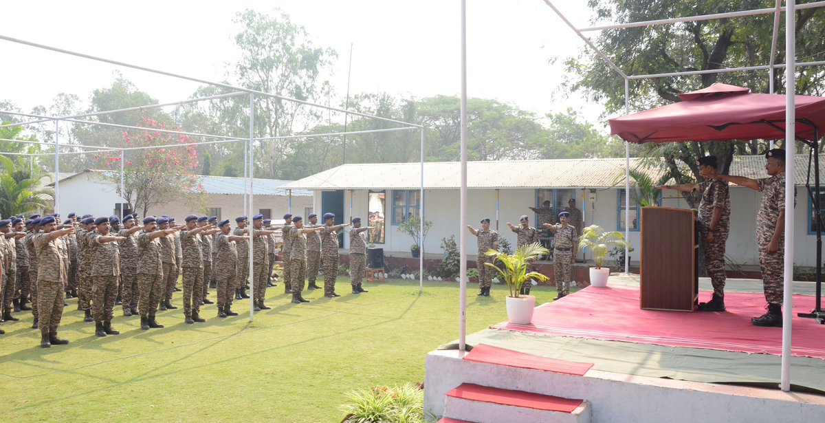 co242bncrpf's tweet photo. राष्ट्रीय_मतदाता_दिवस के अवसर पर 242 बटालियन, सीआरपीएफ पुणे के अधिकारियों एवं जवानों ने मतदाता शपथ ली। यह कार्यक्रम लोकतांत्रिक मूल्यों एवं सार्वभौमिक वयस्क मताधिकार के प्रति हमारी प्रतिबद्धता को दर्शाता है।
#CRPF #kksector https://t.co/iOy0yQl2Di