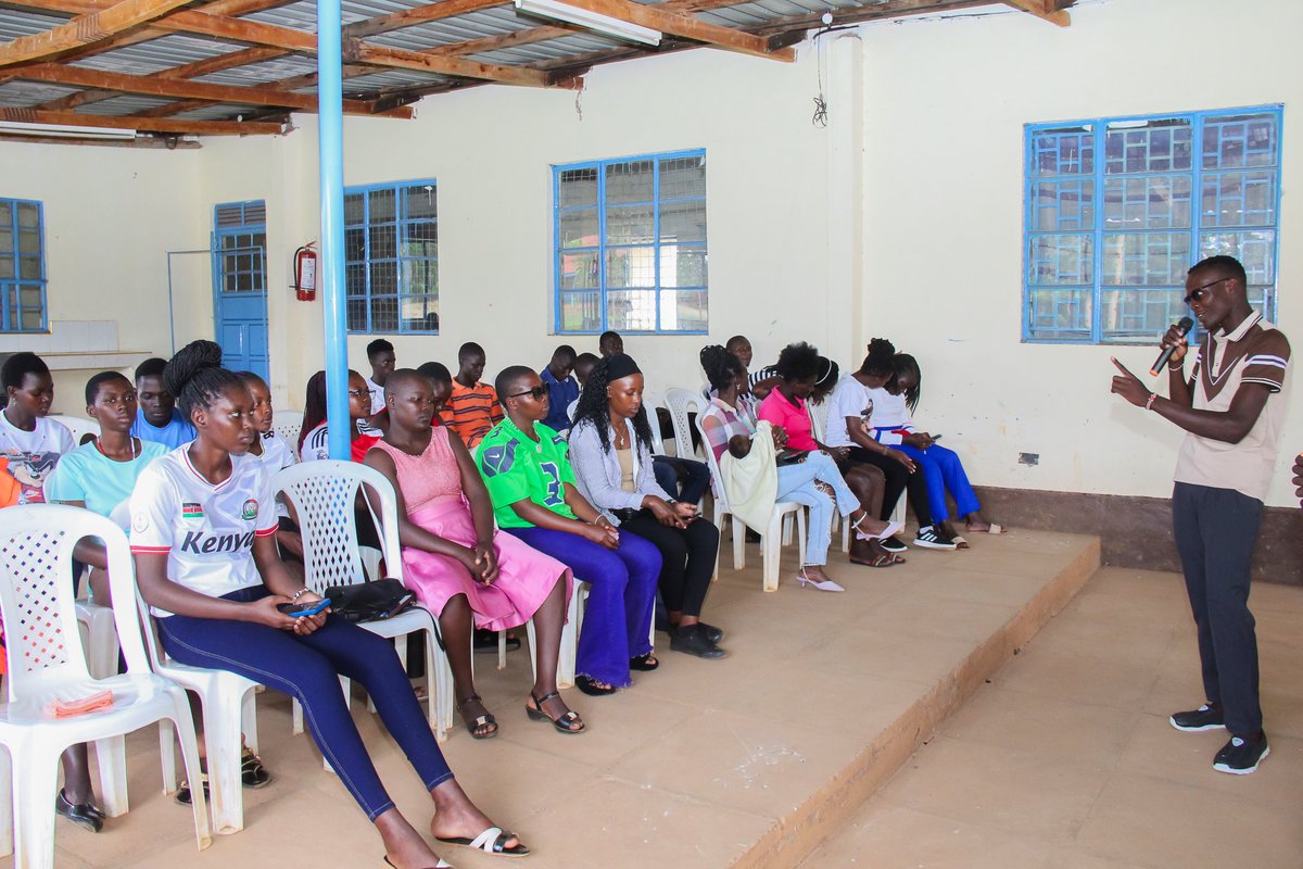 MuunganoCentre's tweet photo. The training focused on personal reflection, healthy relationships, and responsible decision-making. Sessions covered gender norms, HIV and GBV, relationships and sexuality, objectification and pornography, accountability, and social &amp; emotional intelligence. https://t.co/6HdGlXpAqh