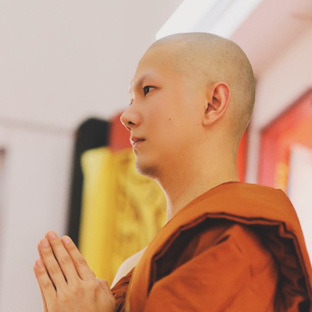 Build_FamilyFC's tweet image. IG update [23012026]  "ปิยธมฺโม" (ปิ-ยะ-ทำ-โม) เป็นฉายาทางธรรม แปลว่า "ผู้มีธรรมอันเป็นที่รัก"

#BuildJakapan @JakeB4rever 
#Beyourluve