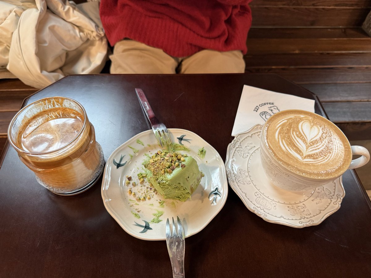 galaxydest's tweet photo. 咖啡 酒 猫 https://t.co/zQAphOc1X8