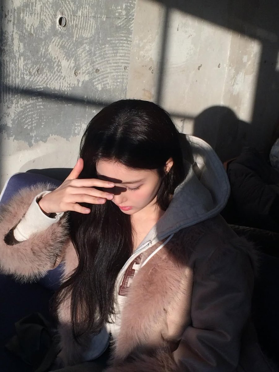 hyewon pics ❄️ tweet media
