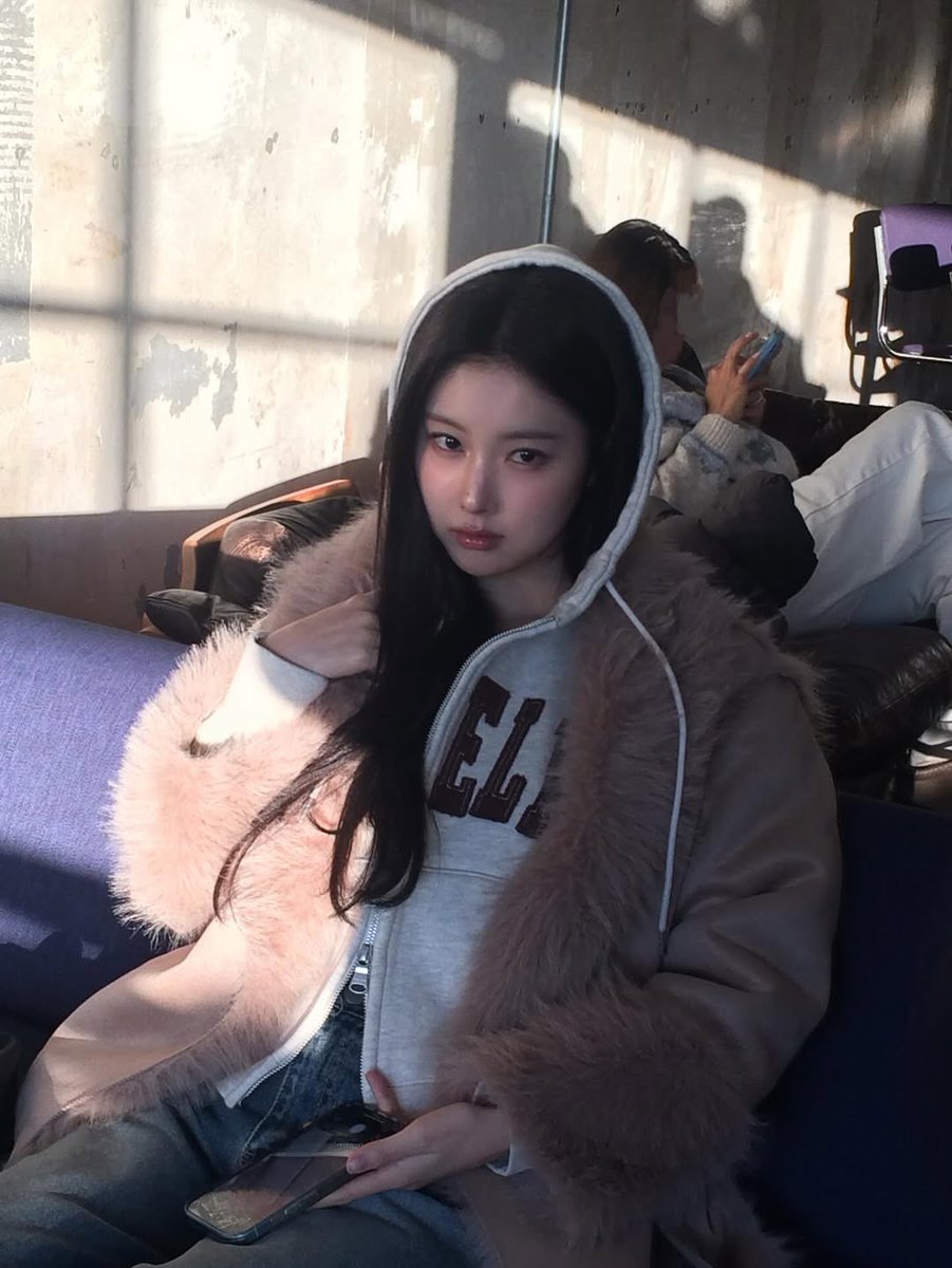 hyewon pics ❄️ tweet media