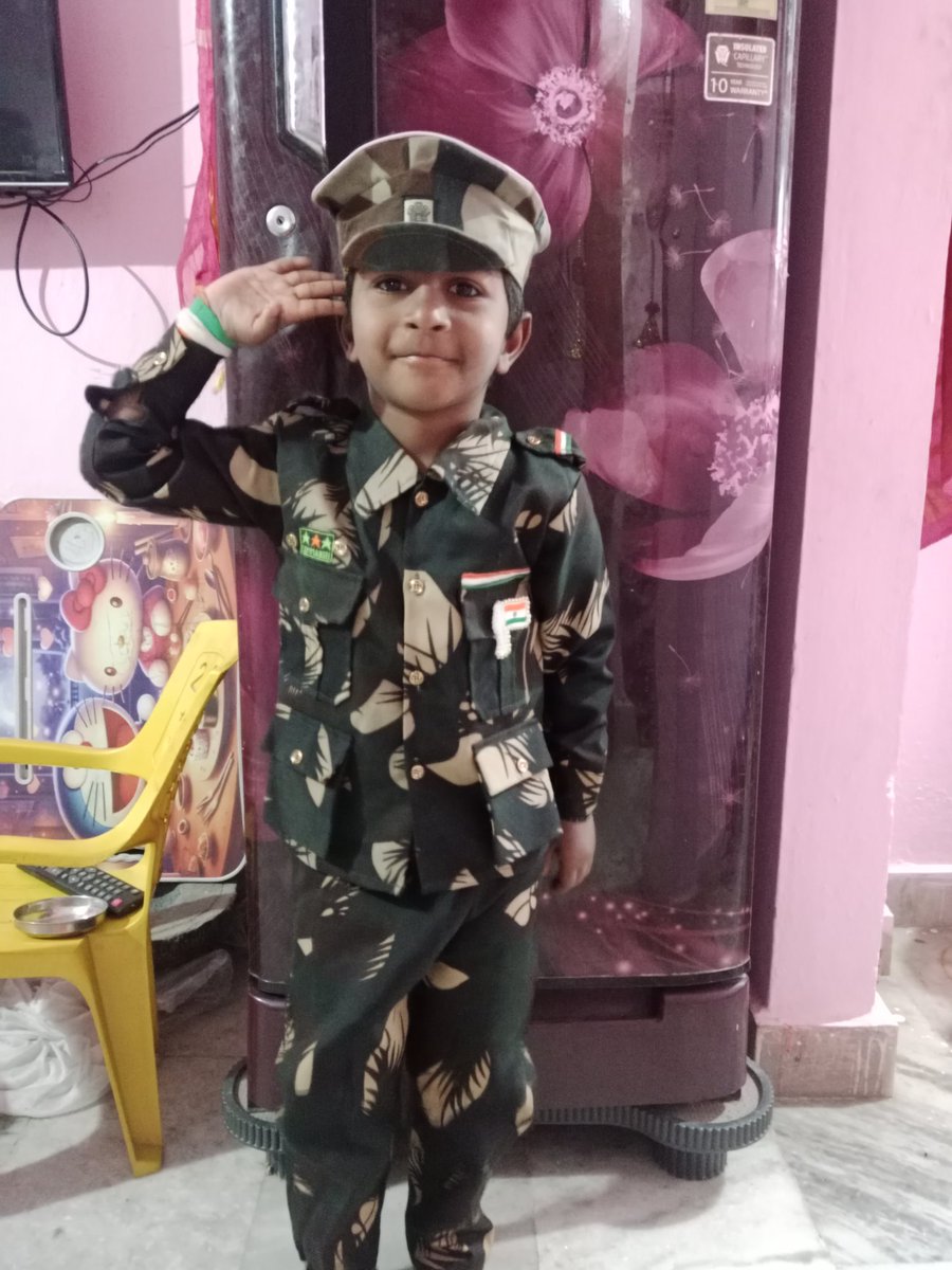 Sandhyaa2025's tweet photo. భారత రాజ్యాంగం అమలులోకి వచ్చిన శుభదినం  భారతదేశ సర్వసత్తాక, సామ్యవాద, లౌకిక, ప్రజాస్వామ్య, గణతంత్ర రాజ్యంగా ఏర్పాటైన సుదినం సందర్భంగా మిత్రులందరికీ గణతంత్ర దినోత్సవ శుభాకాంక్షలు...💐

#RepublicDayIndia 
#RepublicDay2026  #IndianConstitution https://t.co/1BK5UANTmm