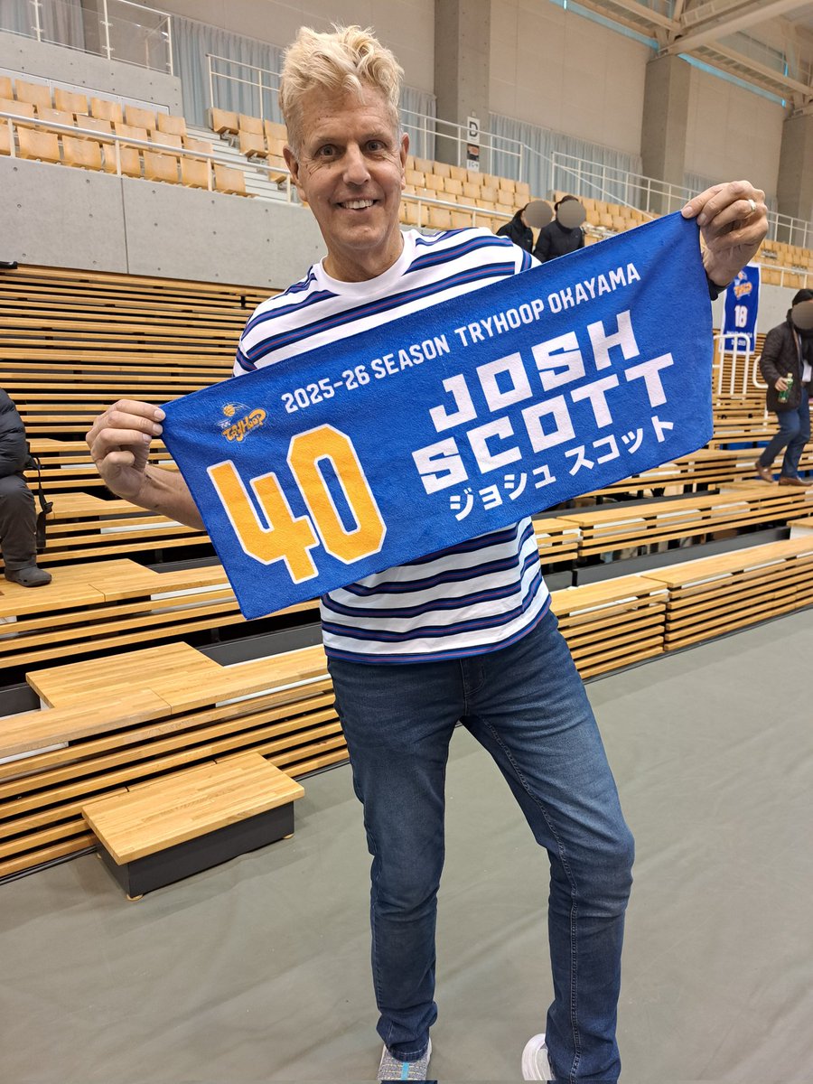 LinMa46468's tweet photo. トライフープの試合に鷹ちゃん(ホーキンソン選手)パパご来場🙌✨🙌
ジョシュと仲良しとのことでした👏
勝って良かった~🥰
スタッフの方に助けて頂き(笑)SNS掲載の許可も頂きました🙏✨ありがとうございます🙏
#トライフープ岡山
#TRYHOOP https://t.co/SFEXYet88v