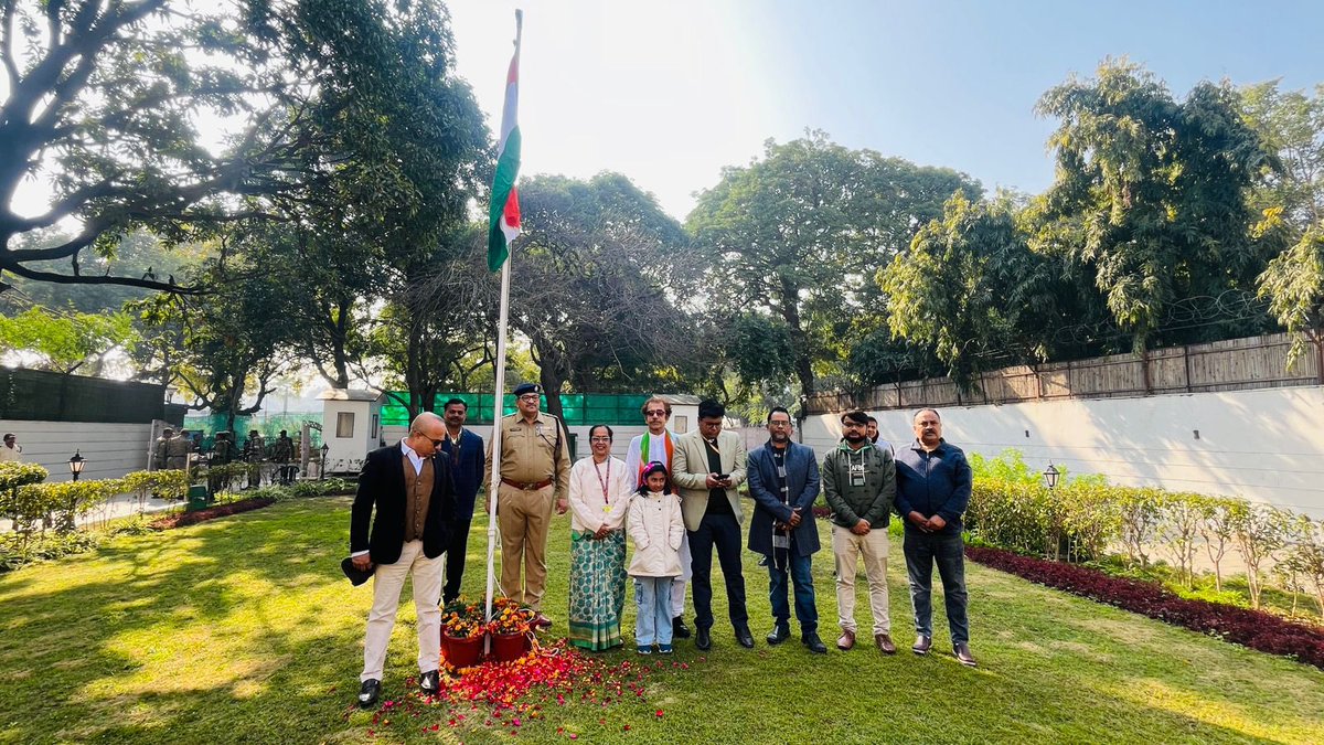 irajdeepdatta's tweet photo. Happy Republic Day https://t.co/eGUtRRLVhQ