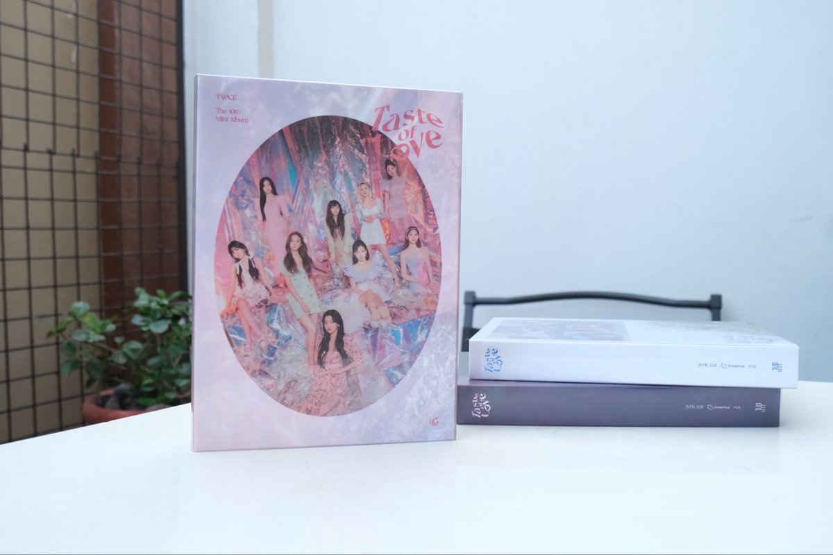 klawisells's tweet photo. wts lfb 

twice taste of love albums
🏷️ 100 ea, 250 set

— all versions available (taste, fallen, in love)
— all inclusions but no rpc
— box 9/10 quality

sf through jnt; loc pangasinan

# tol nayeon jeongyeon momo sana jihyo mina dahyun chaeyoung tzuyu ph https://t.co/cVxM3s8oWS