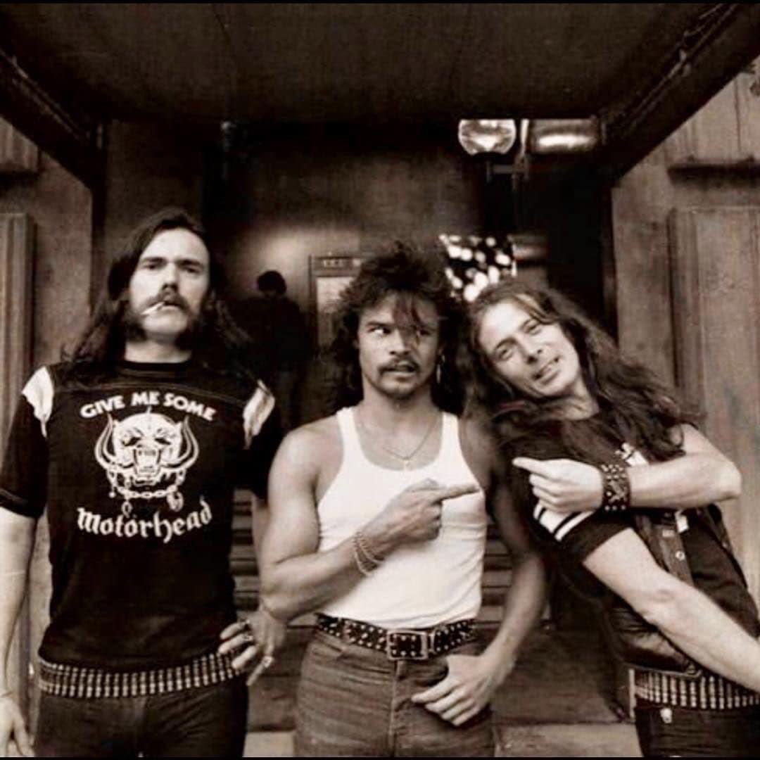 Morning 🌎 Have yourselves a good and loud #MotorheadMonday ♠️