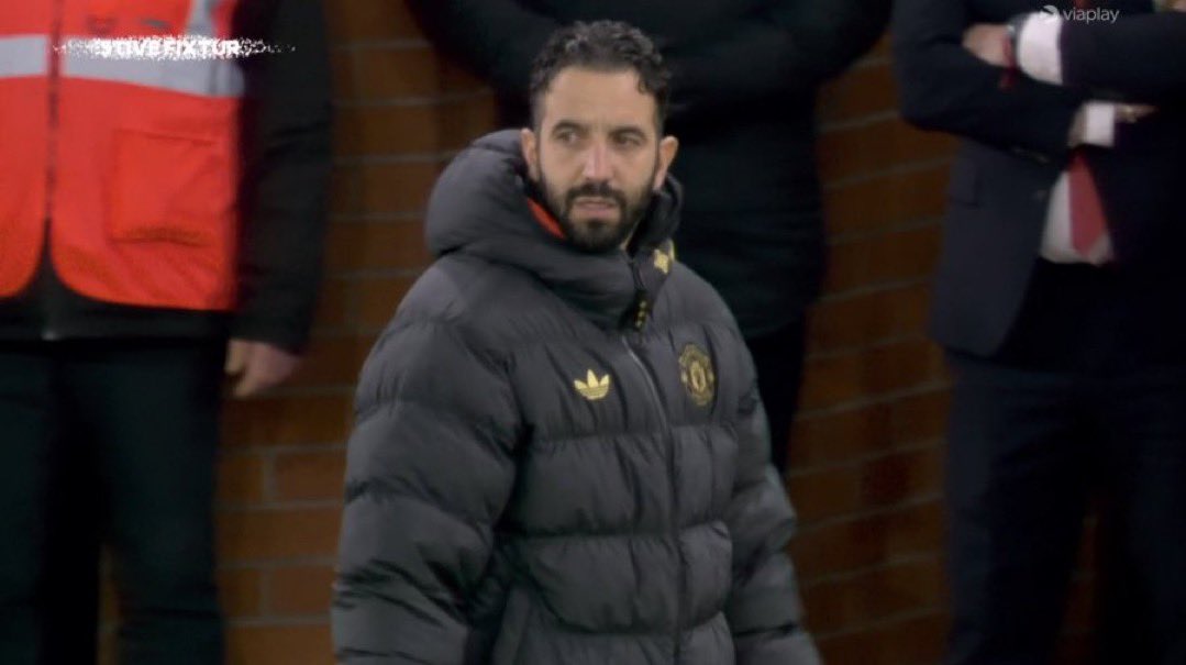 UTDKara's tweet image. No matter what anyone says or does, the improvement in our team play and ball control goes a long way back to Amorim. Even if things didn’t fully work out, we clearly saw the system he implemented.

Imagine Maguire now knowing how to hold the ball under pressure instead of…