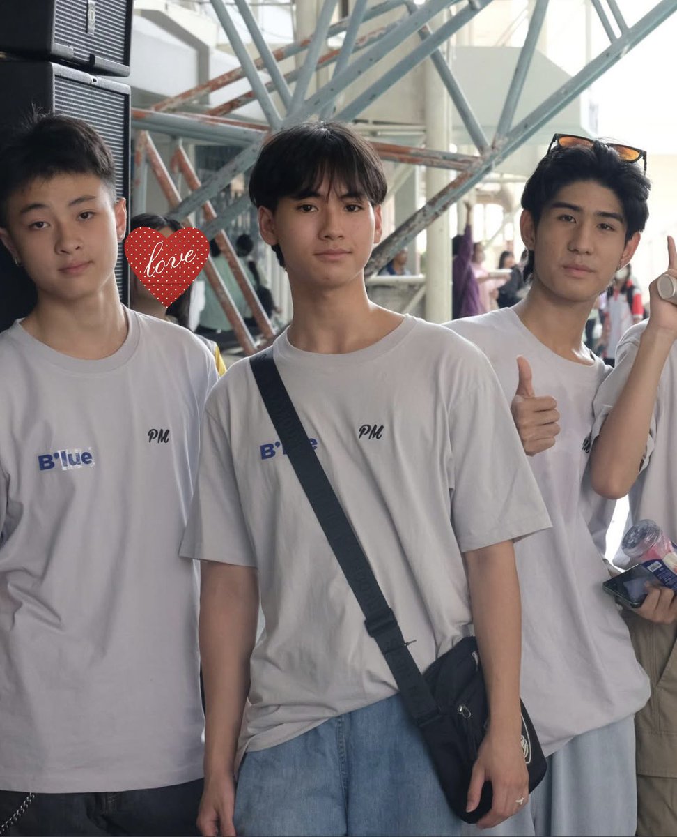 ifaxv4mw's tweet image. สมัยจิ๋วๆกันเลยหนิ ิ ิ ิ 

#waavetnp #chira_patt #jchawan_