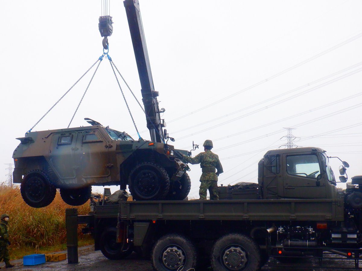 1log_nerima's tweet image. 【被支援部隊とともに！】
#第１普通科直接支援中隊 は、 #第１普通科連隊 の訓練検閲に参加し、野整備支援及び協同訓練を実施しました。
同一状況下での訓練を通じ、整備・回収支援を的確に行うことで、第１普通科連隊の任務達成に寄与しました！
#１後支 #２整大 #１ＤＳ