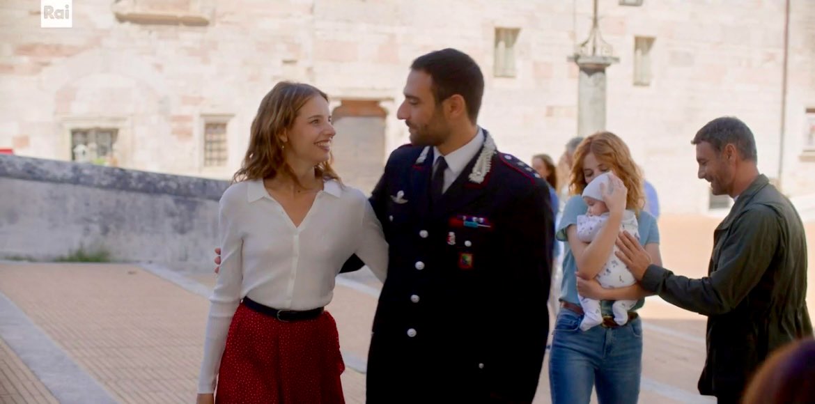inLEwetrust's tweet photo. Il sorriso orgoglioso che hanno entrambi e gli occhi pieni d’amore perché sanno di aver superato un’altra prova. 
Insieme.🥹✨❤️

#Mezzanottini https://t.co/vLFdxcIztc