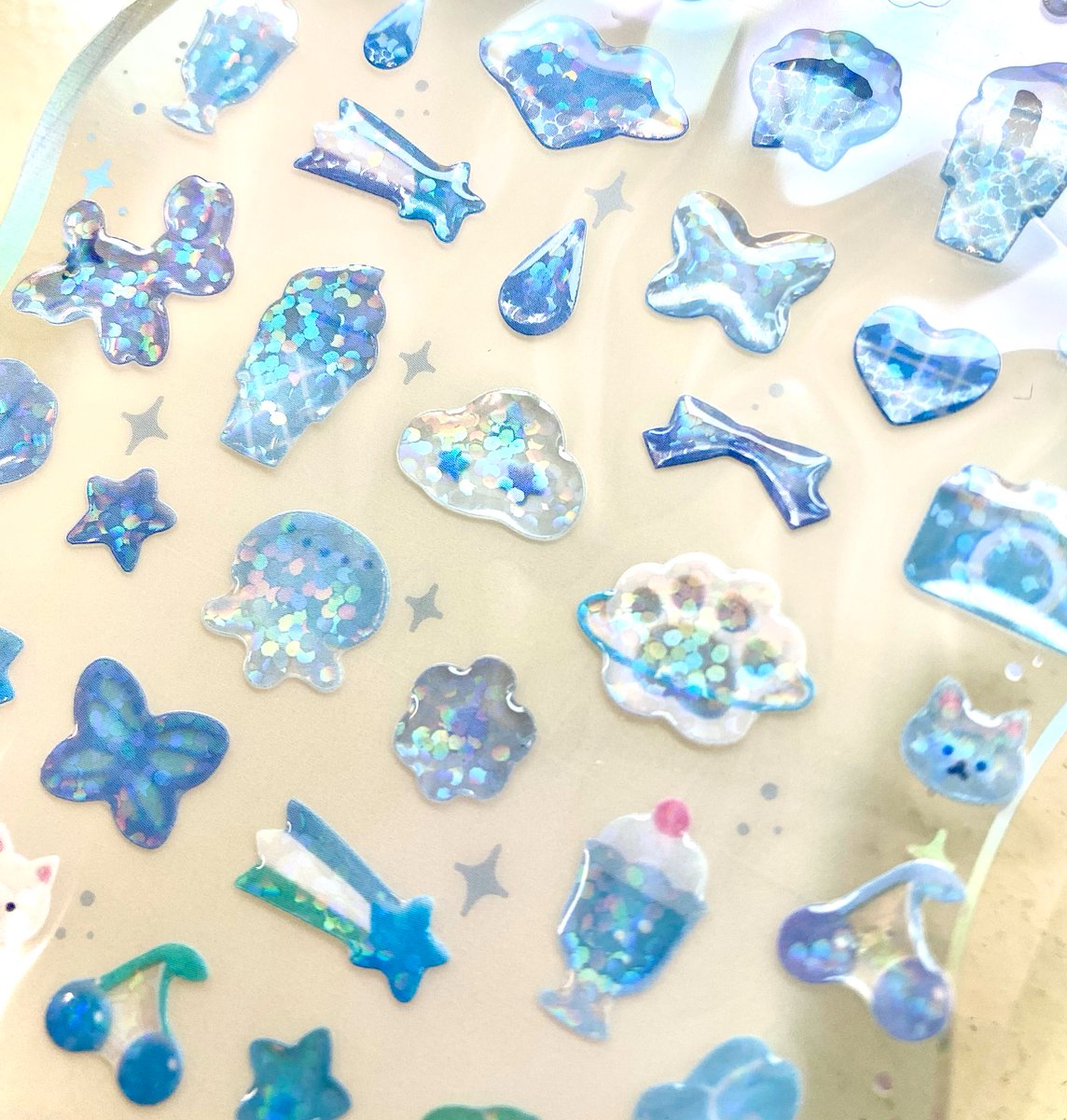 これはもうすぐ新発売予定のかわいいシールです💧