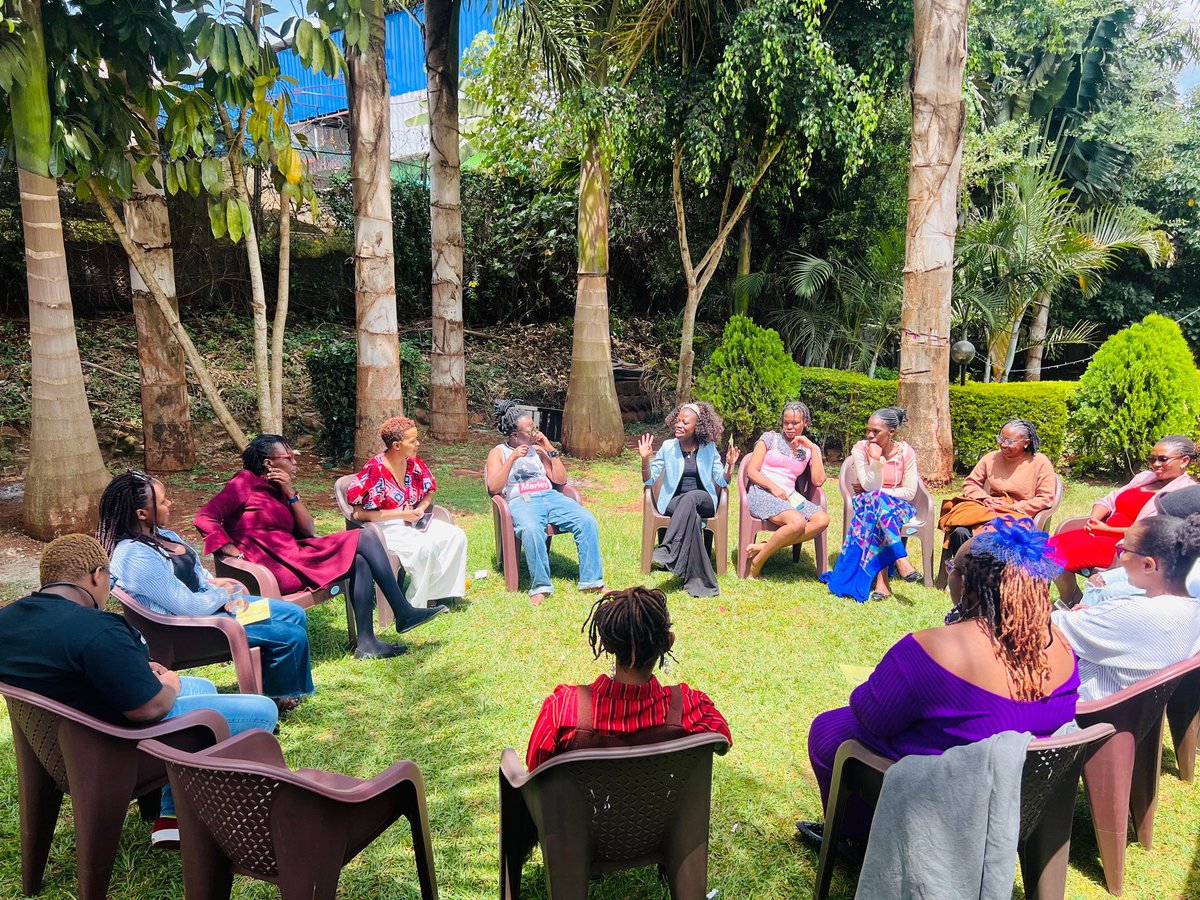 Healingheartske's tweet photo. Day 1 of The Embodied Hearth was about arriving into ourselves and into community.
We reflected on care, rest, money, and healing beyond individual survival.
Collective care begins here.
#TheEmbodiedHearth #FeministCollectiveCare #RestIsPolitical https://t.co/gwcKKSl5JJ