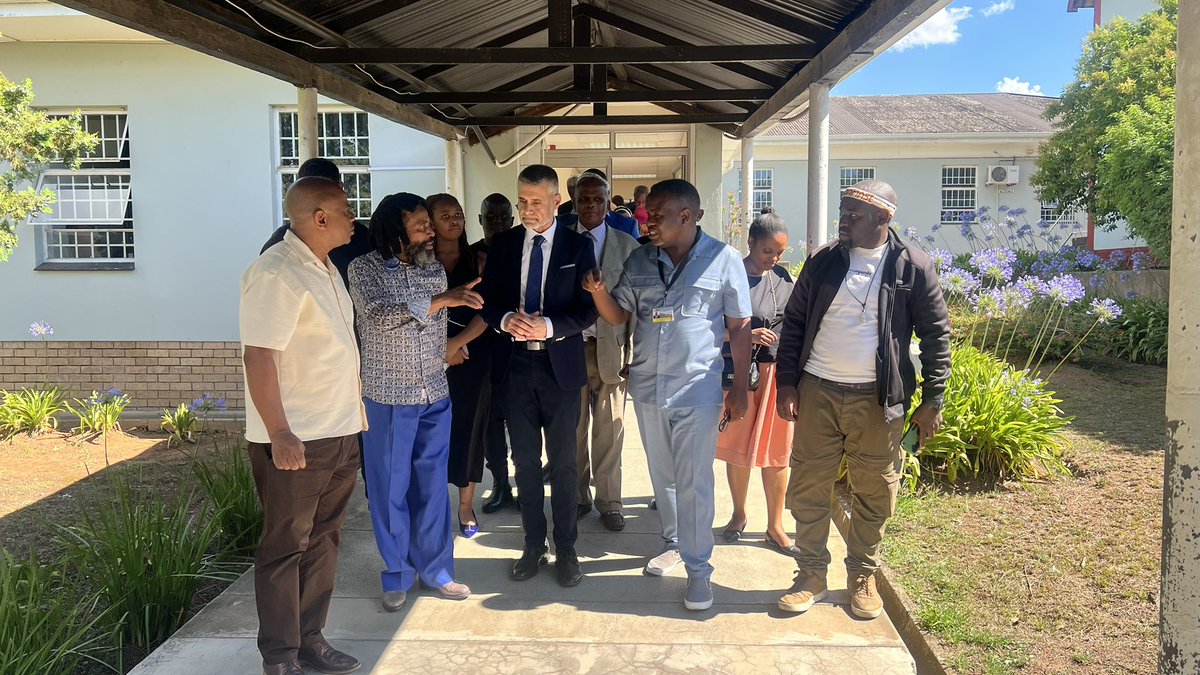 DavidSaranga's tweet image. Health experts from Israel will assist hospitals in the Eastern Cape 🇮🇱🇮🇱🇿🇦

Following King Dalindyebo’s visit to Israel and his meeting with the Director of Sheba Medical Center, I visited Mthatha General Hospital and Nelson Mandela Academic Hospital.

We held in-depth…