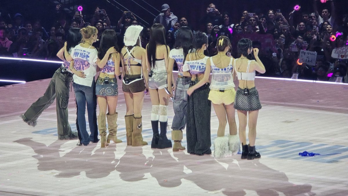 meetmeinwinter (@meetmeinwinter) on Twitter photo 