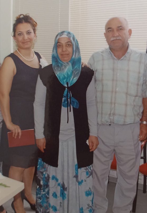 Ben Funda Güçlü 
Ölmedim öldürüldüm‼️
Ben Meryem Köşek
Ölmedim öldürüldüm‼️
Ben Yahya Köşek 
Ölmedim öldürüldüm ‼️
Biz bir aileydik 
Çok güzel bir aileydik...
Ölmedik
#28Kurşun ile  öldürüldük
 <a href="/TCYargitay/">Yargıtay Başkanlığı</a> dosyanın kesinleşmesini bekliyoruz yarım bırakılan adalet tamamlansın !