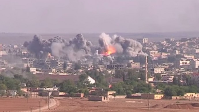 ilketvcomtr's tweet photo. Dünya basını, Kobani'ye yönelik saldırıları nasıl görüyor?

🔸Berliner Zeitung Gazetesi: Kürtler saldırı altındayken Batı, Şara’yı destekliyor
🔸Fransa basını: Batı siyasi ve diplomatik izolasyonda, Fransa geri çekiliyor
🔸İngiltere basını: Batılı ülkeler Kürtleri IŞİD'e karşı kullandı ve şimdi sırtını döndü
🔸Finlandiya basını: Kürtlerin kamplardan çekilmesi, uluslararası toplumun sırt çevirmesinin sonucu
🔸İsveç basını: Avrupa'nın Kürtlere yönelik şiddet karşısındaki sessizliği ihanettir

https://t.co/MmsmfudKfi