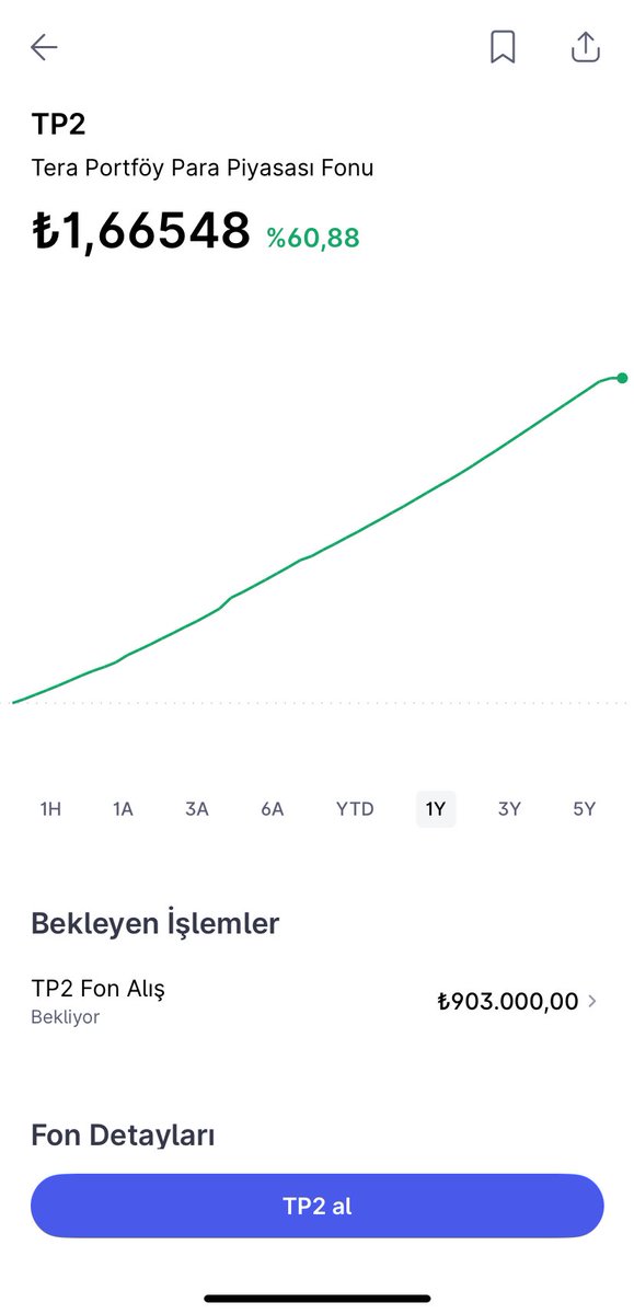 birikim_defteri's tweet photo. Finansman sistemiyle aracımı aldım. 4 gün önce 22 Ocak Perşembe günü işlemleri tamamladım. Çok şükür süreçte bir sorun yaşamadım. Hatta biraz sınırları zorladım, sistemin açıklarını kurcaladım diyebilirim. Gelin süreci anlatayım, sorularınızı da memnuniyetle cevaplarım.

2025 yılı Haziran ayında sisteme dahil oldum.
Toplam tutar 900.000₺, vade 20 ay idi. Sistemin koyduğu 5 ay + %40 ödeme şartını ikisini birden 8. ayda, yani 2026 Ocak ayında tamamlamış olacaktım.

Aslında 800.000₺ yazılmayı düşünüyordum ancak 8 aylık süreçte enflasyonla araç fiyatlarının artacağını öngördüğüm için 900.000₺ üzerinden sisteme girdim.

Aralık ayına geldiğimizde sistemi biraz lehime kullanmak için bir plan yaptım. Sistem, araç alımı için iki temel şart sunuyor:
1.Araç ağır hasar kayıtlı olmayacak
https://t.co/HsduuqyoITıcı ve satıcı aynı soyismi taşımayacak (yani akraba olamazlar)

Eşimin abisiyle soyadımız zaten farklı. Buna ek olarak kayınbiraderimin kredi kartı limiti 1.000.000₺ idi. Sanırım yavaş yavaş ne yaptığımı çözüyorsunuz
🙂

Yılbaşında araçlara gelecek zamları düşünerek, aracı 1 ay erken, kredi kartıyla ve kayınbiraderimin üzerine almak; bankaya komisyon ödemeye rağmen bana cazip geldi. Çünkü aynı parayla arabaya 1 ay daha erken sahip olacaktım. 1 ay araba kiralamaya kalksam belki kart komisyonundan daha fazla masrafı olacaktı.

Sistem ödemeler için her ayın 20–30’u arasında rastgele bir tarih belirliyor. Kredi kartı kesim tarihini 22 Aralık olarak ayarlamamız yeterliydi. Böylece son ödeme tarihi 1 Şubat oluyordu. Bana taahhüt edilen son ödeme tarihi ise 30 Ocak idi. Yani ilk taksitin son ödeme tarihini planı yaparken fazla riske atmadım. Sonuçta finansman firması bana ödemeyi 22 Ocakta yapcağını söyledi.

Toplamda 850.000₺ kredi kartından çekim yaptım. Komisyonla birlikte bu tutar 906.000₺’ye geldi. Aracı kurumsal bir firmadan aldım ve “en az 2 taksit” şartı olduğunu söylediler.Yani 453.000₺ + 453.000₺ şeklinde iki taksit oluştu. 

Maliyet ve kazanç hesabına gelecek olursak:

Araç;
•1 aylık kasko masrafı (İadeden sonra 900₺ ödemişim)
•Sigorta ( İadeden sonra 1375₺ ödemişim)
•Noter masrafları dahil olmak üzere bana 1.487.500₺’ye mal oldu.

Aracın güncel piyasa değeri ise 1.500.000₺.
Buradan 12.500₺’lik bir fiyat avantajı oluşmuş olacak.

Ayrıca sistemden gelen 900.000₺, ilk taksit ödenene kadar yaklaşık 10 gün boyunca fonda değerlendirilecek ve yaklaşık 8.000₺ civarında bir getiri oluşacak.

İlk taksit ödendikten sonra kalan 455.000₺, ikinci taksit tarihine kadar yaklaşık 30 gün fonda bekletilecek ve bu tutarın 467.000₺ seviyelerine çıkması bekleniyor.

Buradan da yaklaşık 14.000₺ civarında ek bir kazanç elde edilmiş olacak.

Bu süreçte gelen ödemeyi Midas üzerinden TP2 fonu alarak değerlendireceğim. Böylece taksitler gelene kadar parayı boşta bırakmayıp, adım adım ek getiri sağlamış olacağım.

Yaptığım bu hamlelerle; aracı kendi üstüme aldığım zaman sigorta masraflarımı fiilen bedavaya getirmiş oluyorum.

Sistemi düz bir şekilde kullanmadım. Elimden geldiğince düşündüm, farklı yollar denedim ve biraz risk aldım. Ama sonuç mutlu son oldu.

Ayrıca aracı 1 ay boyunca kullandım. 1 ay aynı segmentte araç kiralasaydım yaklaşık daha fazla masrafım olacaktı.

Benim sürecim bu şekildeydi.

Biraz riskli, biraz heyecanlı ama sonunda mutlu ve kazançlı.

Sürecimi dinleyen herkesi bir hayırlı olsun demeye ve Alman fıstığını beğenmeye davet ediyorum 😄