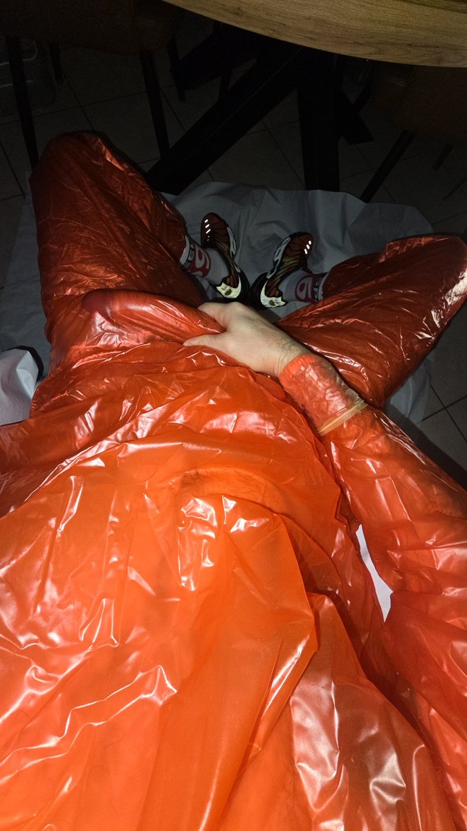 idfgarscaoutchouc tweet media