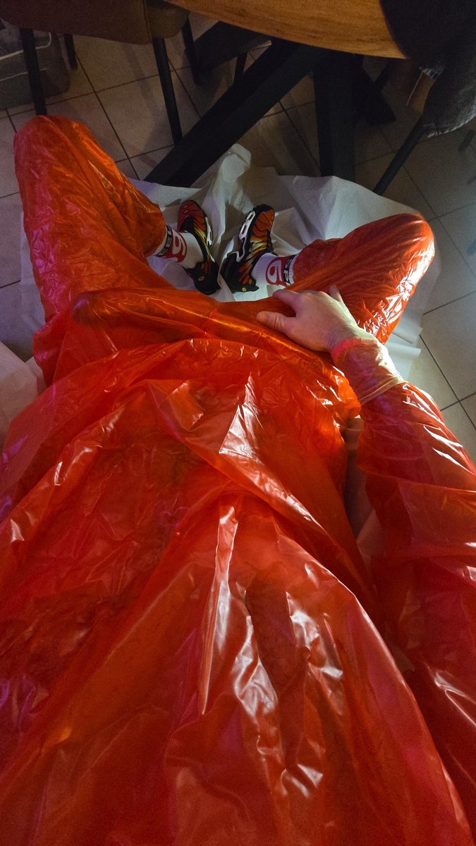 idfgarscaoutchouc tweet media