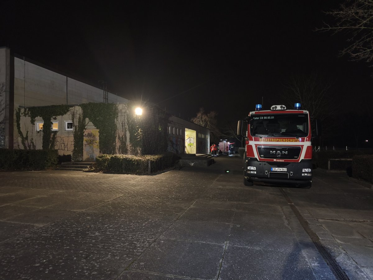 Neuer Beitrag online!
Großflächiger Stromausfall in Cottbus-Schmellwitz – Leuchtturm erfolgreich eingerichtet 
Am Samstag den 24.01.2026 kam es im Stadtteil Cottbus-Schmellwitz zu einem großflächigen Stromausfall. Infolge dessen wurden die Berufsfeuerwe...
blaulichtreport-lausitz.de/grossflaechige…