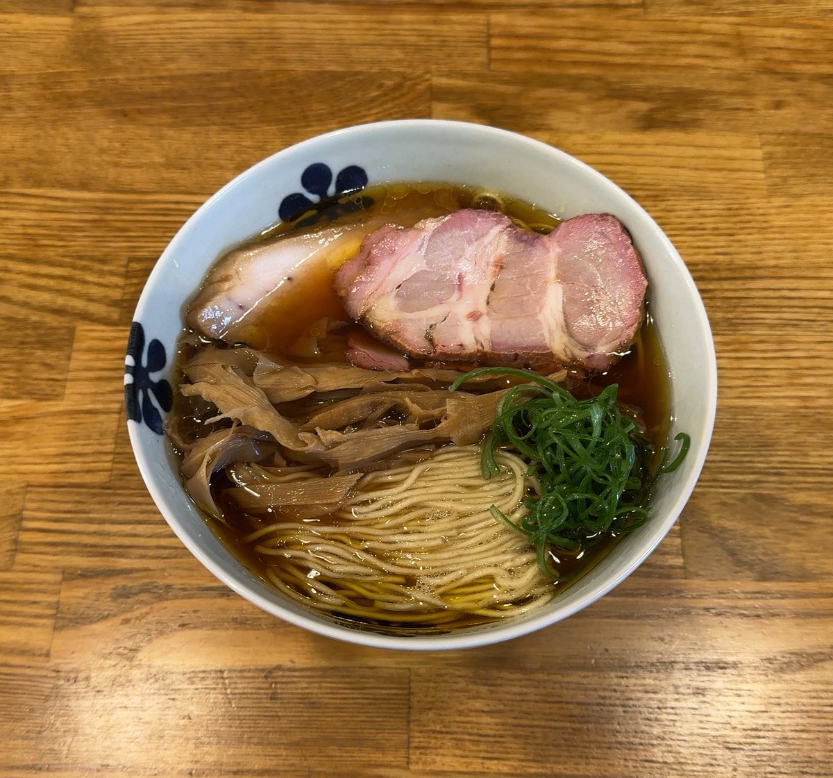 yuzushichimi_a's tweet image. ROOSTERさん

中華そば 醤油(並)
TP 穂先メンマ
味噌つけそば(大盛)
TP 九条ネギ 生姜 香味辣油
角煮ごはん

ご馳走様でした( *・ω・)*_ _))

#ROOSTER
#ルースター