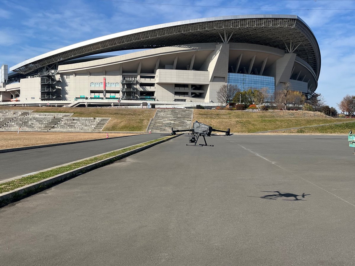 Misono_ST's tweet photo. 芝生化工事が本格的に始まりました。
この工事ではドローンによる測量などICTを活用した施工を行っております。
＃大門上池　＃浦和美園 https://t.co/w28X5YrtfV