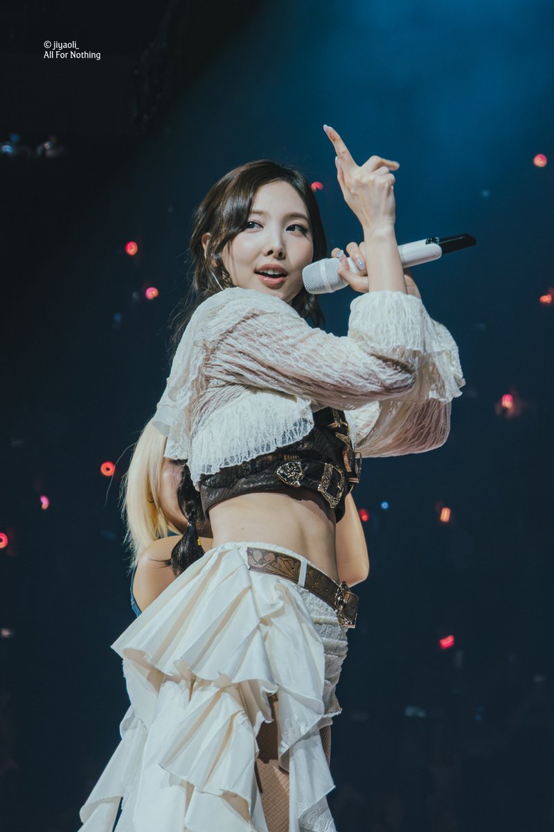 260124 THIS IS FOR in LA Day 3
Nayeon
#나연 #NAYEON #ナヨン #트와이스 #TWICE #THISISFOR_LA #THISISFOR_LA_D3 #TWICE_THISISFOR_WORLD_TOUR #TWICE_THISISFOR_WORLD_TOUR_IN_LOSANGELES