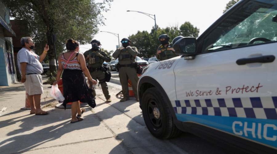 ترامب يخفض تمويل كاميرات الجسم الخاصة بوكالة إنفاذ قوانين الهجرة 