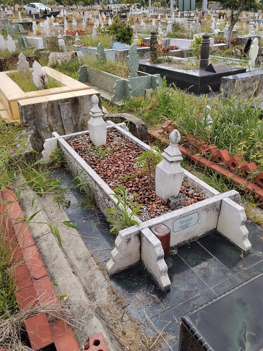 Mental rabak. Emergency leave half day. Lepak kubur ayah.