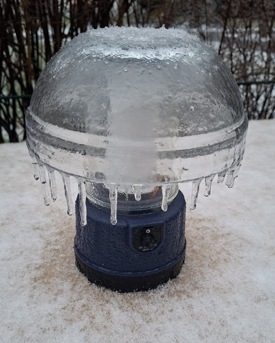 #Wannsee meldet was zwischen Tauen und erneutem Nieselregen 🥶❄️⛸️
#glatteis