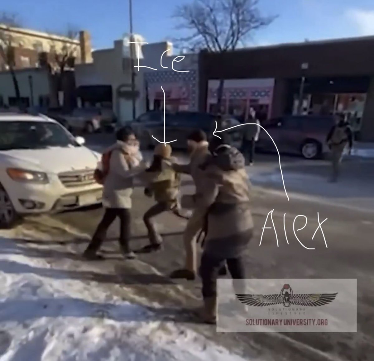 newnew6111's tweet photo. @JesseO007 @majtoure Ice was the one that attack the women https://t.co/1uJd8vxqth